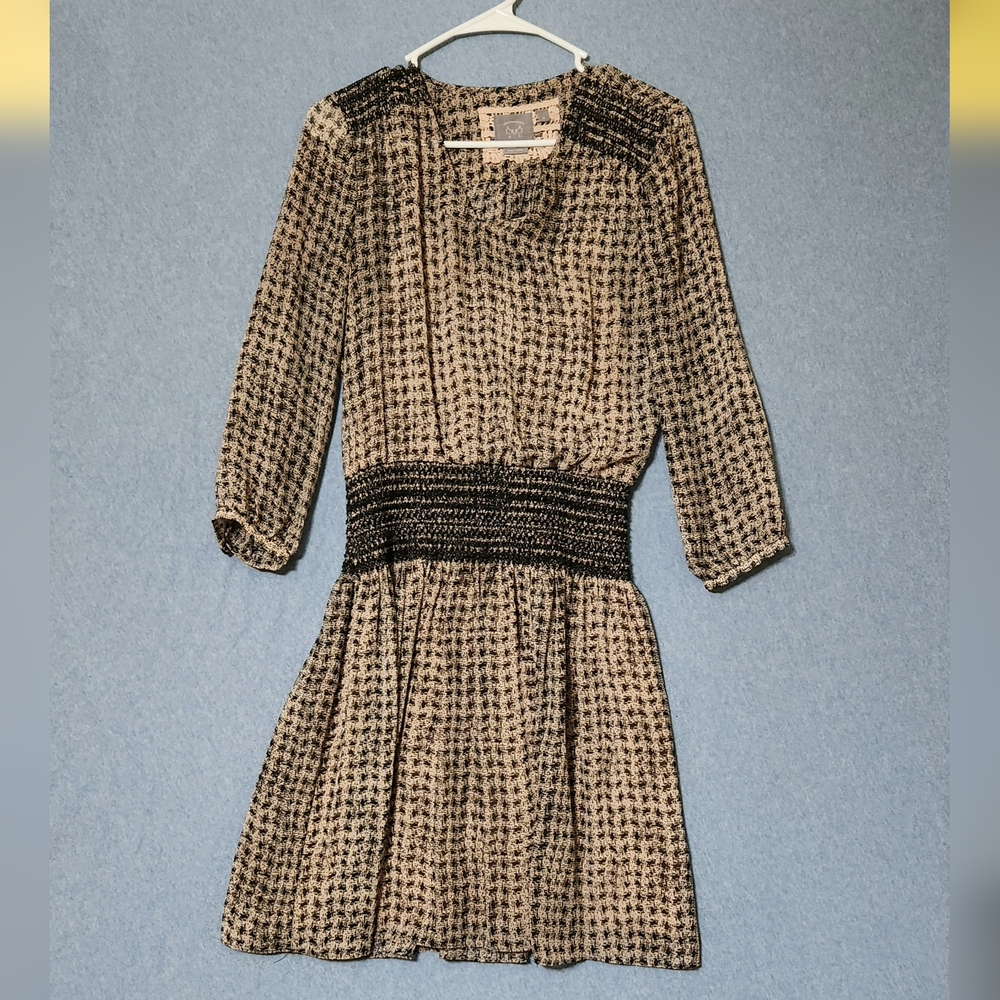 Vanessa Virginia Anthropology boho tan printed mini dress. Puff sleeves. Size XS